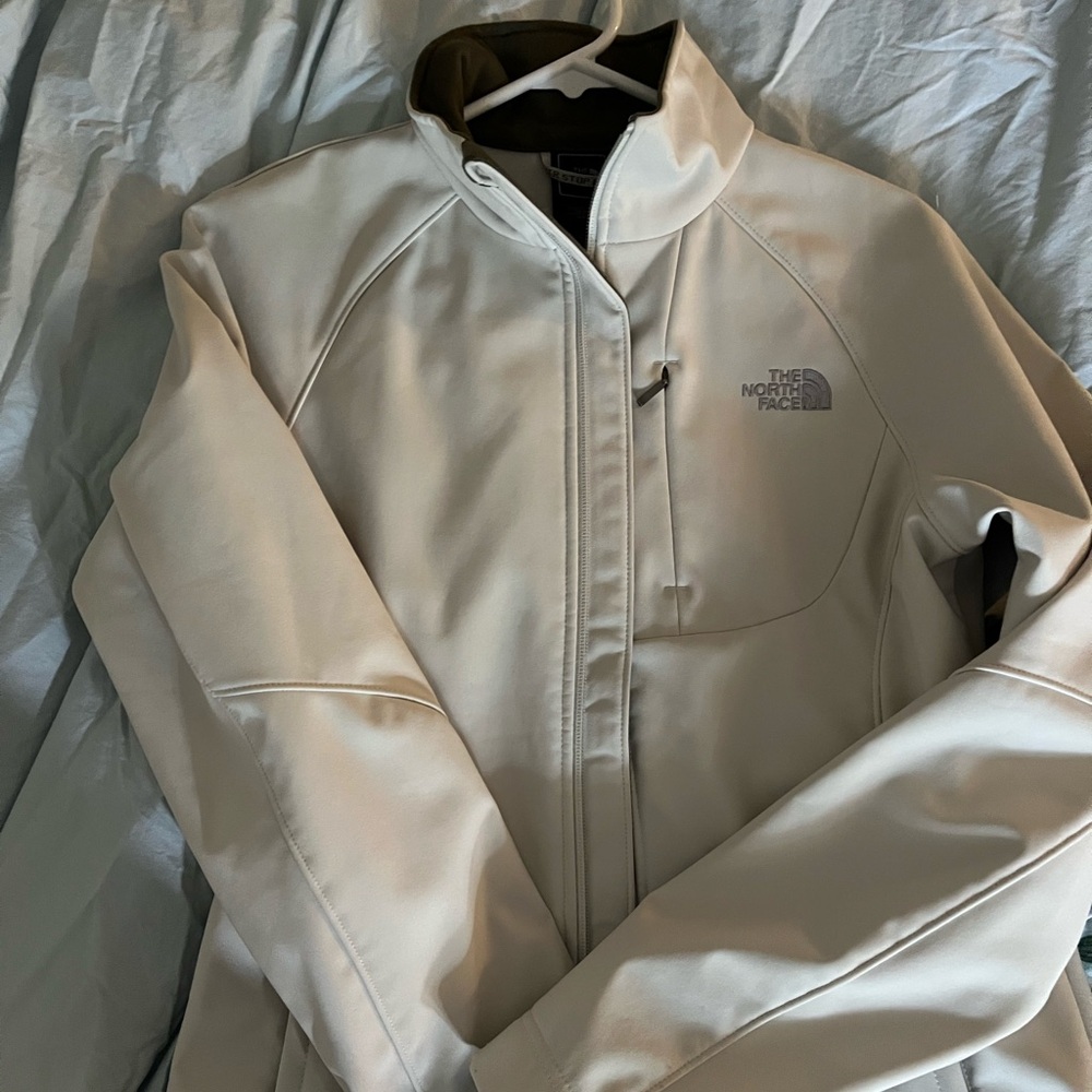 Women’s North Face Cream Soft shell Jacket Size Small, Excellent condition